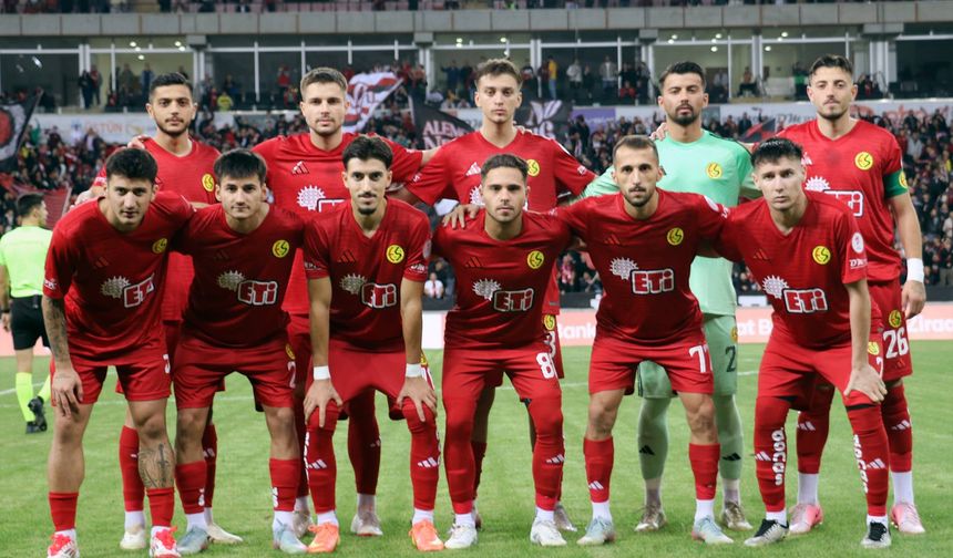 Kırmızı şimşekler yeni hocasıyla sahada: Hedef galibiyet!