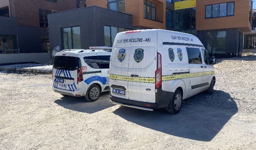 İnşaat merdivenlerinden yuvarlanan işçi yaralandı