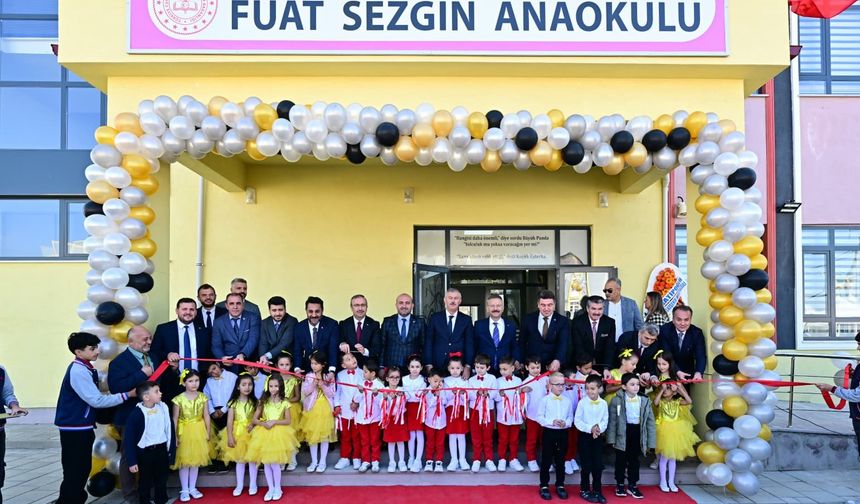 Vali Aksoy, kamu kaynaklarıyla yapılan okulun açılışını gerçekleştirdi