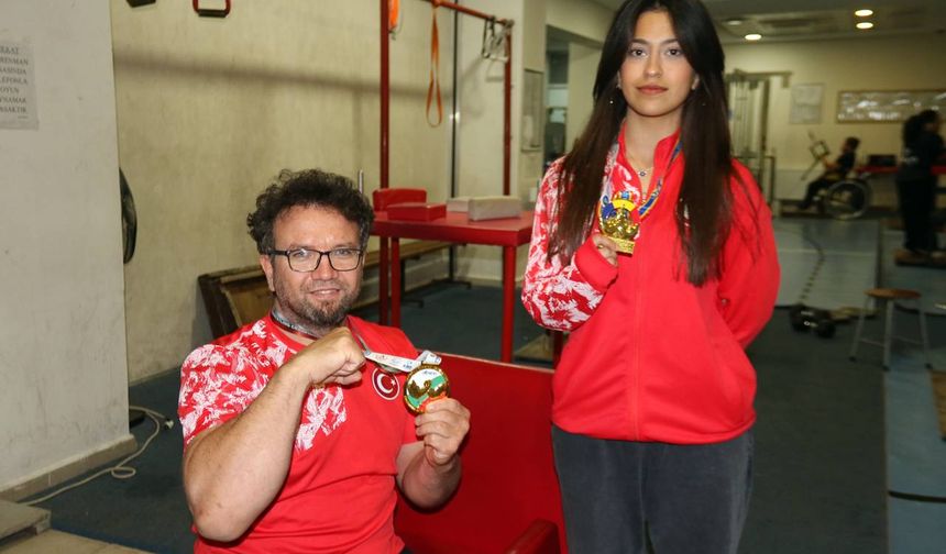 Hoca ve öğrencisinden çifte şampiyonluk