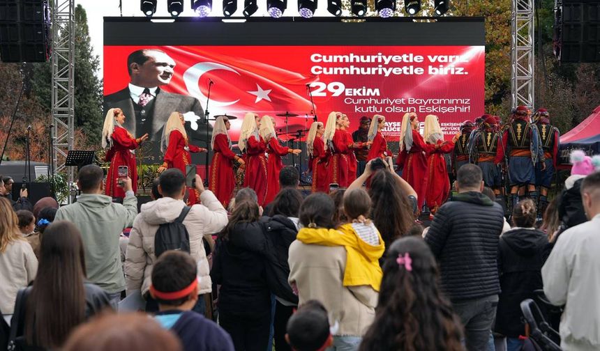 Eskişehirliler cumhuriyet coşkusunu Kentpark’ta yaşadı