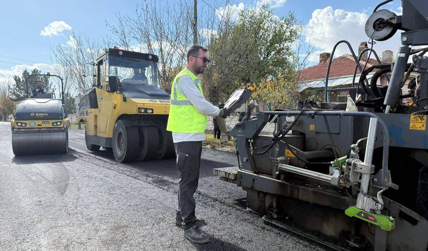 Büyükşehir Belediyesi’nden kırsal ilçelere yol yatırımı