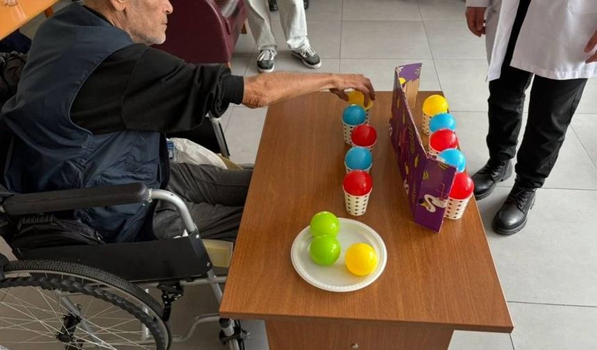 ESOGÜ öğrencilerinden yaşlılar için anlamlı etkinlik