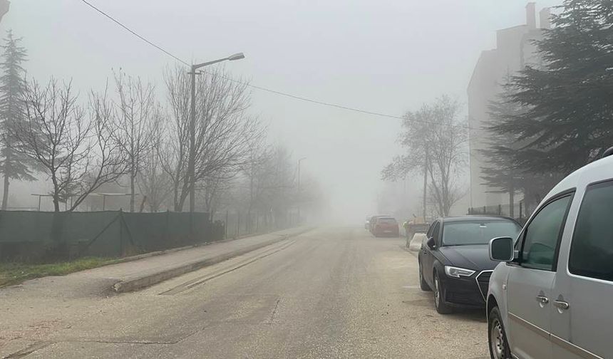 Eskişehir'in yüksek kesimlerinde sis etkili oldu