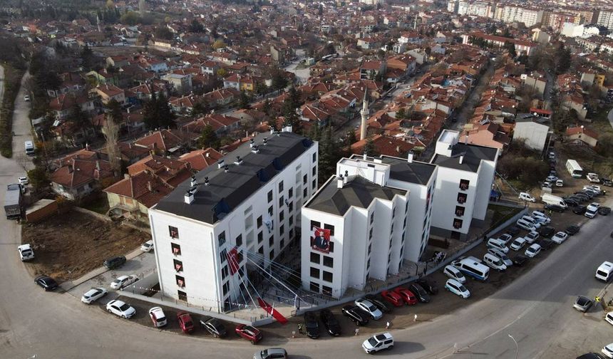 3 Blok ve 39 Dairenin anahtarları hak sahiplerine teslim edildi