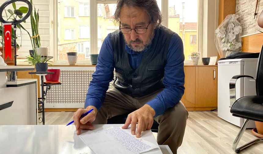 Kaybettiği telefonu için şiir yazdı