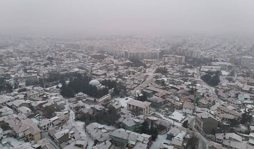 Beyaza bürünen Eskişehir'de kar bereketi