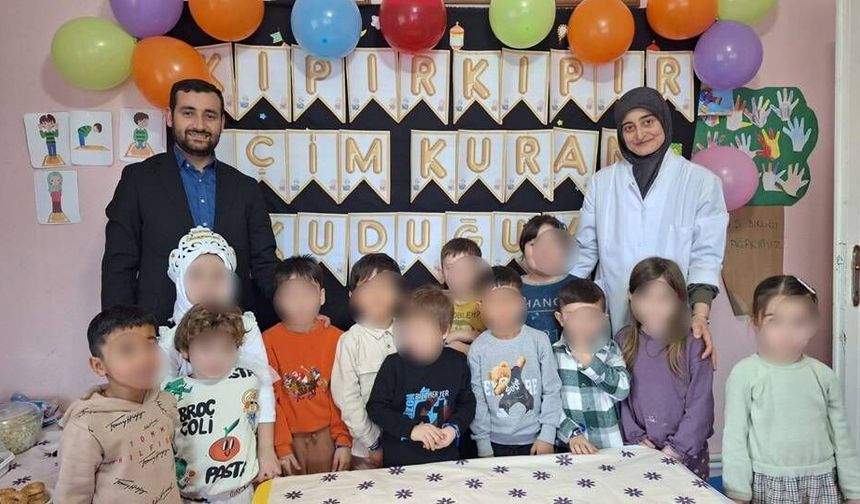 Minik öğrenciler için Kur'an-ı Kerim'e geçiş ve karne merasimi