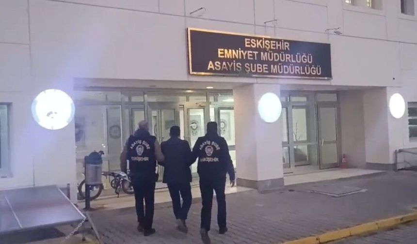 Farklı suçlardan 52 yıl hapisle aranan 3 şahıs yakalandı