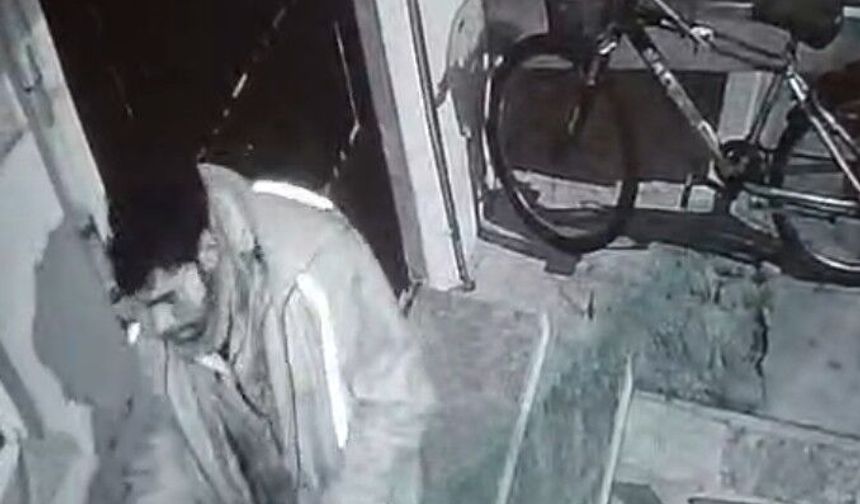 Balkondaki motosiklet ekipmanlarını çaldı