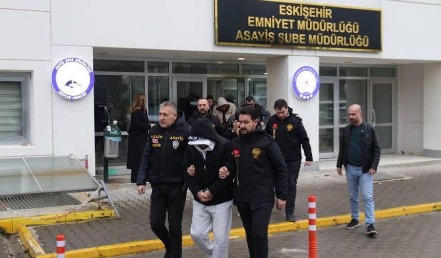 Eskişehir'daki fuhuş operasyonunda 8 tutuklama