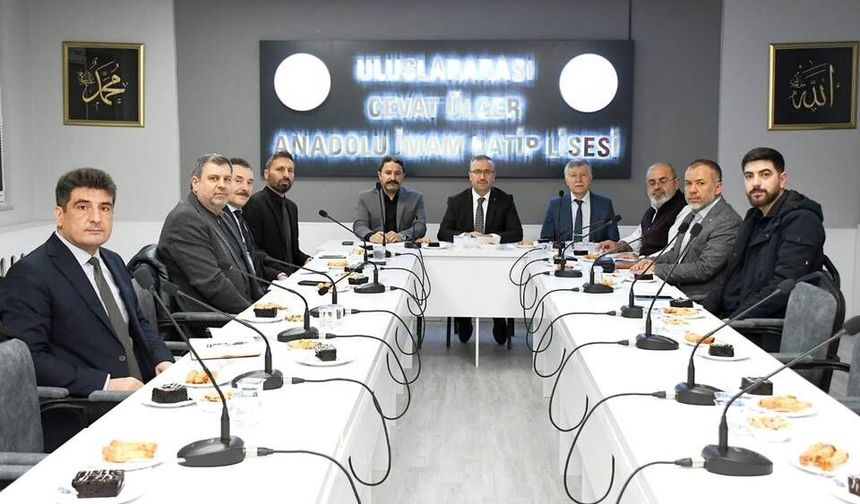 İmam hatip okullarıyla ilgili toplantı yapıldı