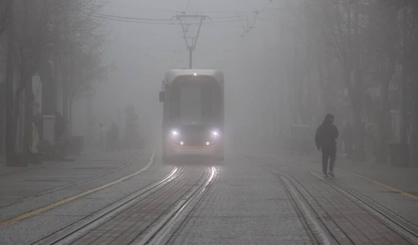 Eskişehirliler pazar sabahına sisle uyandı