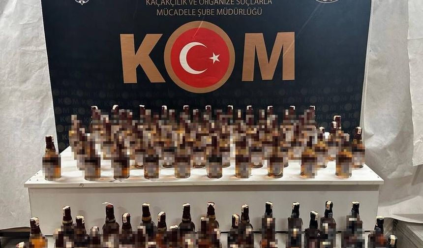 Şüphe üzerine aranan araçta 100 şişe kaçak alkol ele geçirildi