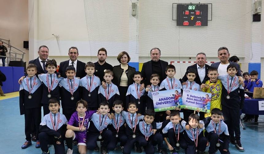 Minik yürekler sahaya indi, sporun coşkusu zirveye taştı