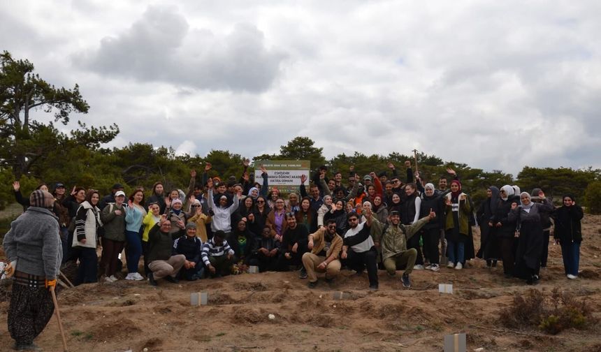Eskişehir'de öğrencilerden ağaçlandırmaya destek