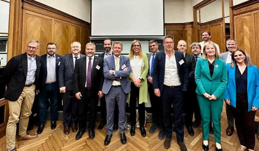 Anadolu Üniversitesi EADTU Zirvesi’nde uluslararası temaslarda bulundu