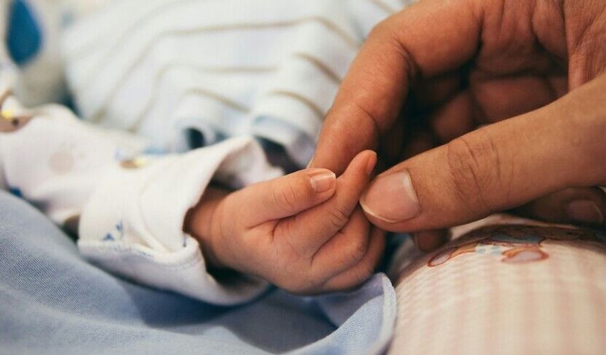 Doğum iznini uzatmak için son gün: Bakanlıktan çalışan annelere uyarı!