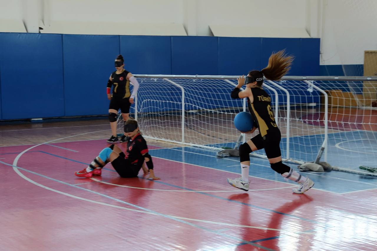 Goalball Kadin Mi̇lli̇ Takimi Şampi̇yonluğa Eski̇şehi̇r’de Hazirlaniyor (6)