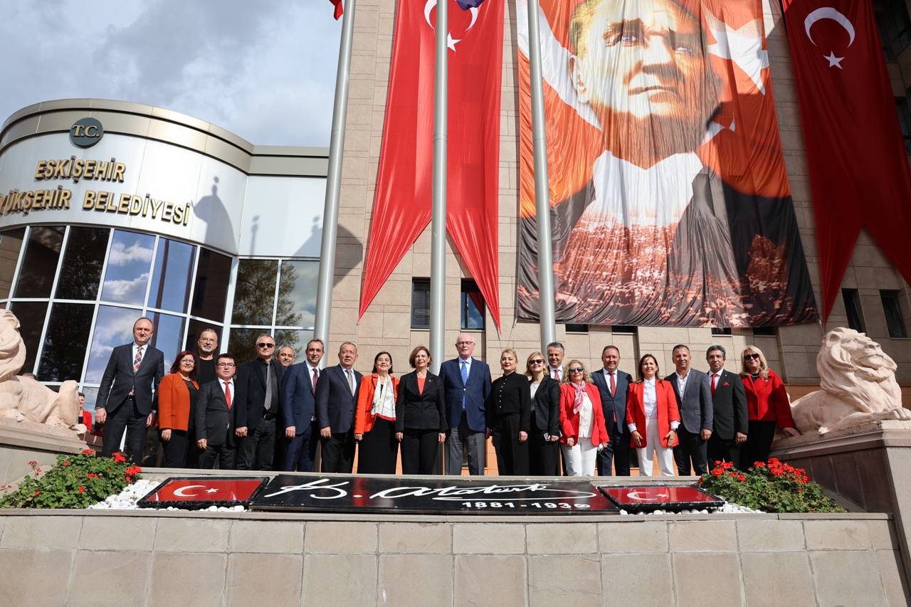 29 Eki̇m Cumhuri̇yet Bayrami’nin 102. Yil Coşkusu Başladi (4)