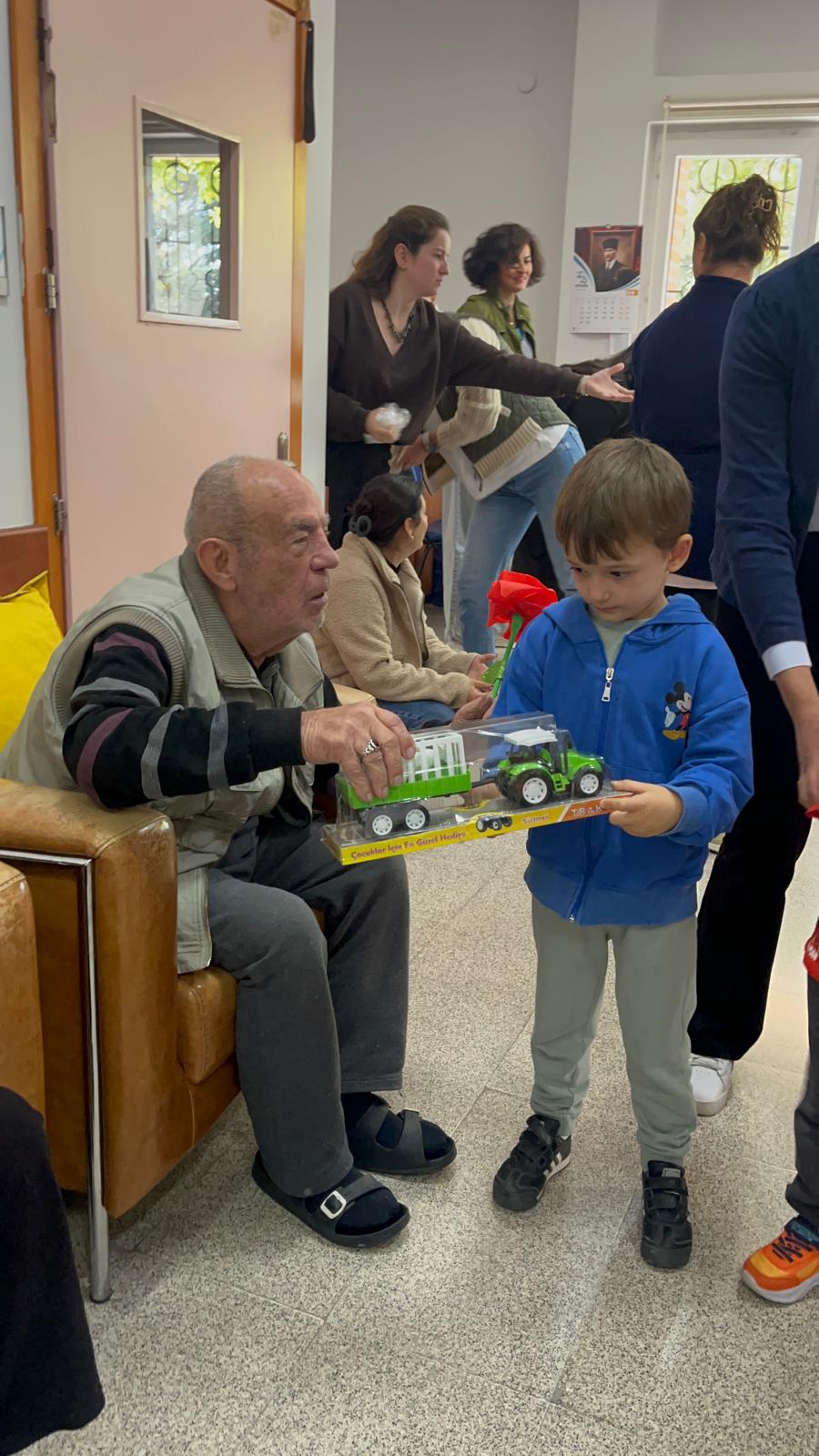 Mi̇ni̇klerden Anlamli Jest (6)