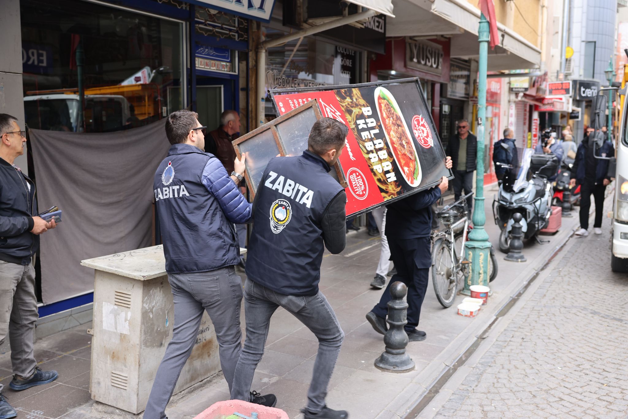 Odunpazarı’nda Kaldırım Işgallerine Karşı Denetimler Devam Ediyor (5)