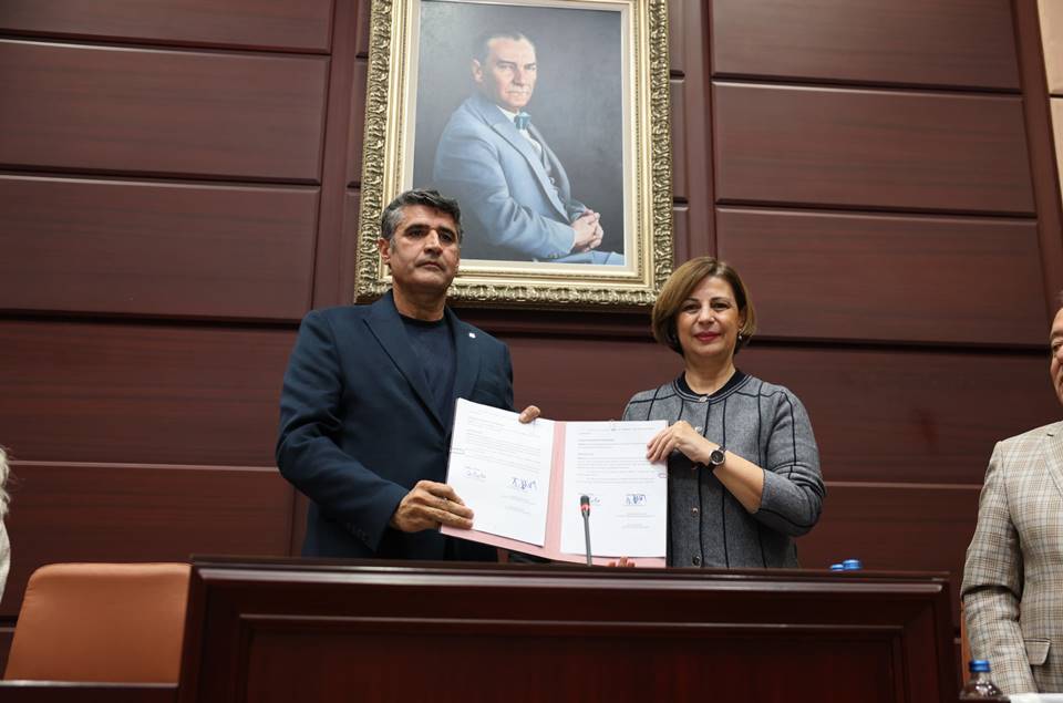 Büyükşehi̇rde Sözleşme Sevi̇nci̇ (1)-3